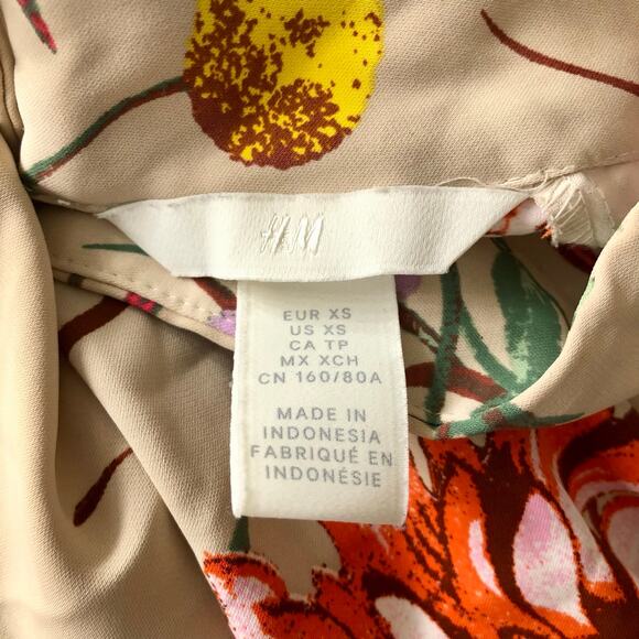 H&M Cream Floral Mock Neck Long Sleeve Blouse Size XS - Picture 13 of 13